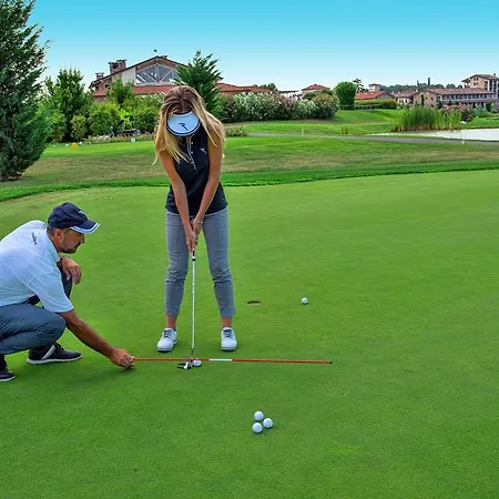 Garda San Vigilio Golf מלון פוזולנגו